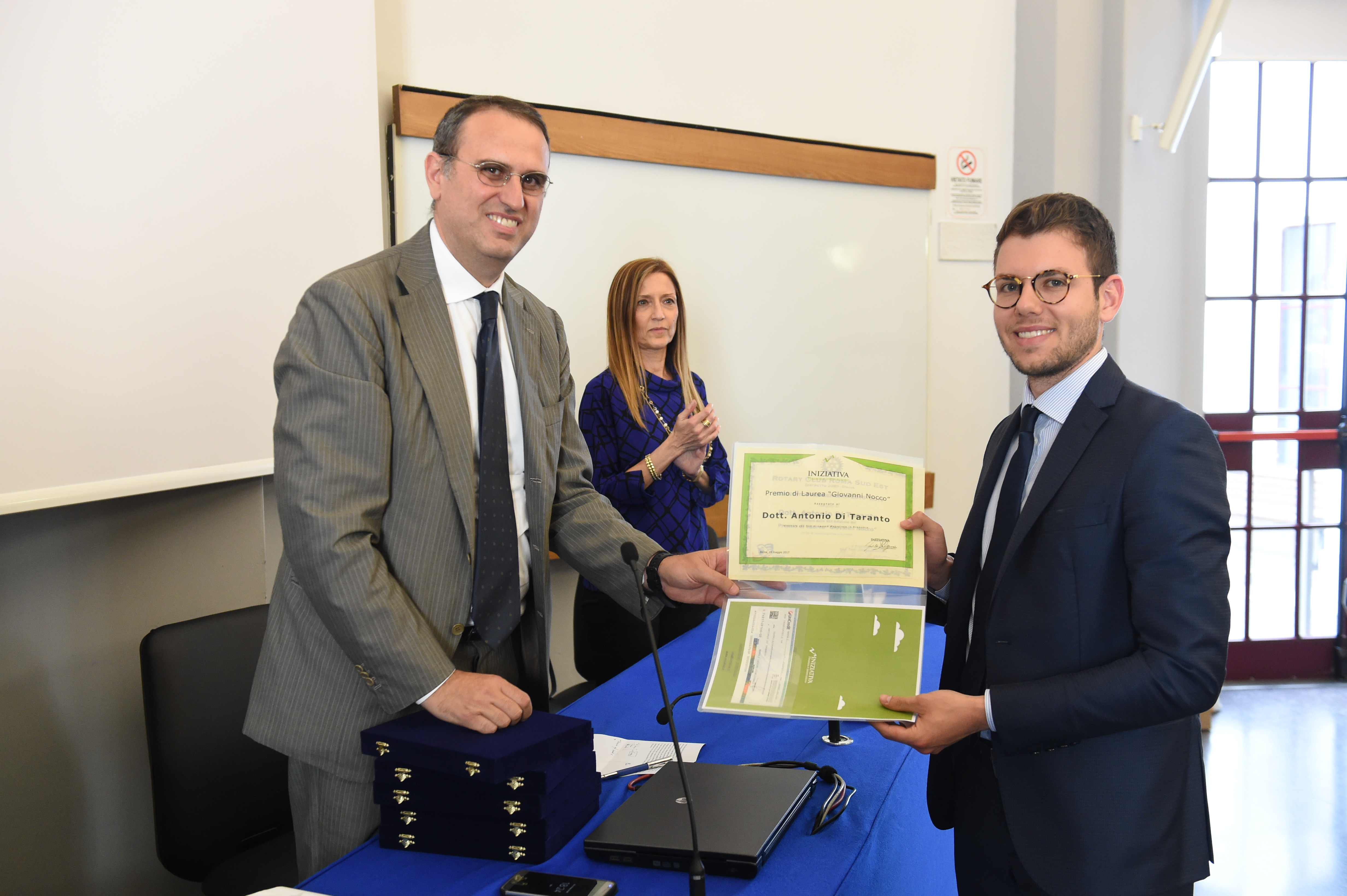 Premio di laurea assiom forex 2017
